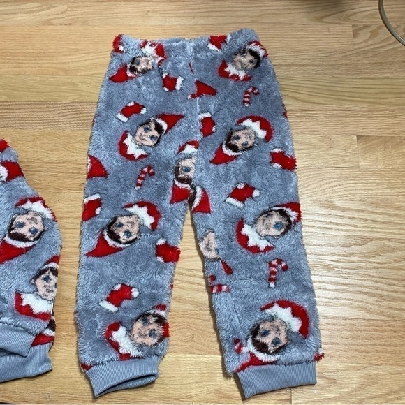 Elf on the Shelf Fuzzy Pajama Set NEW 4T Plush Gray Red Christmas - Picture 5 of 5